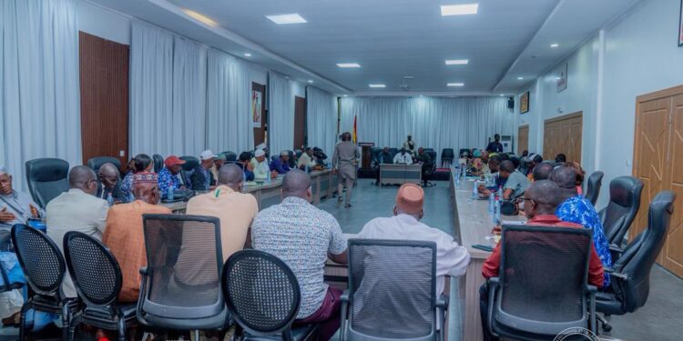 Dialogue social : le Ministre du Travail en visite à la CGE-GUI