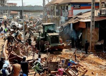 Opération de déguerpissement à Conakry : l’axe T6–Entag libéré par les forces de sécurité