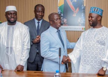 Fonction publique : le ministre Faya François Bourouno annonce le recrutement de 35 000 agents de l’État à la santé et à l’éducation