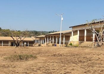 Mamou : 13 salles de classe scellées à la colle forte, les cours suspendus au lycée Elhadj Boubacar Barry