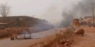 Siguiri: manifestations de rue contre l’orpaillage avec des machines « Poclain »