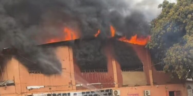 Morioulen (Kankan) : incendie en cours dans une boîte de nuit à (19h)