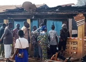 Incendie à N’Zérékoré/Gbaghana: « J&rsquo;ai tout perdu, même ce que je porte, c&rsquo;est quelqu&rsquo;un qui me l&rsquo;a offert », raconte Alexis Telliano