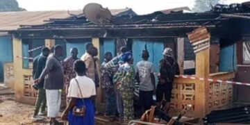Incendie à N’Zérékoré/Gbaghana: « J&rsquo;ai tout perdu, même ce que je porte, c&rsquo;est quelqu&rsquo;un qui me l&rsquo;a offert », raconte Alexis Telliano