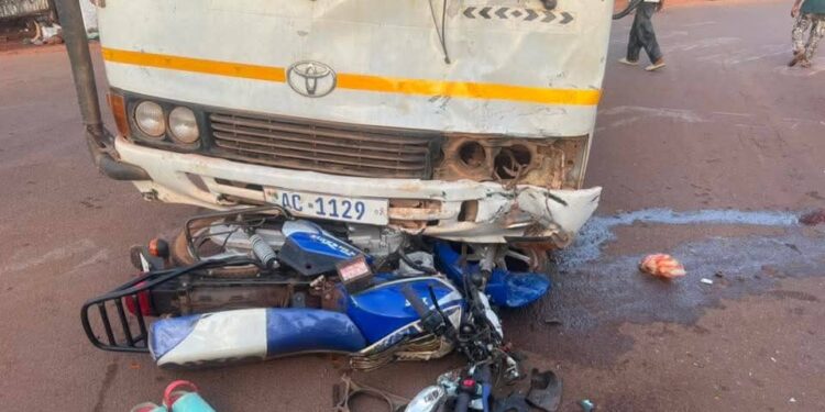 Sangaredi : un motard succombe à ses blessures après une collision au rond-point de la Gare