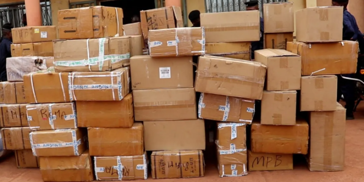 Kankan : la police saisit 100 cartons de médicaments illicites en provenance de Bamako