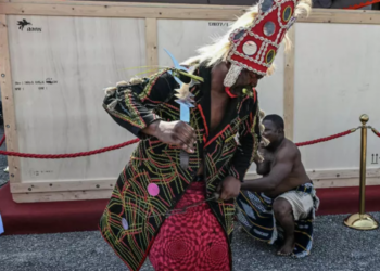 Retour du Djidji Ayokwé : la Côte d’Ivoire célèbre les retrouvailles historiques avec son tambour sacré