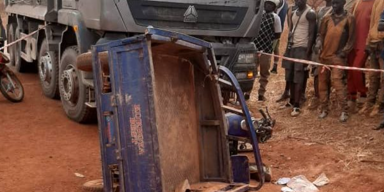 Siguiri : trois décès et un blessé grave enregistrés après le choc entre un tricycle et un camion benne