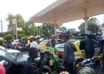 Flambée du prix du carburant à Kindia : des restrictions imposées et une brigade mixte de contrôle déployée