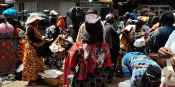 Préparatifs de la fête de Ramadan : vendeurs et acheteurs se plaignent de la cherté de la vie