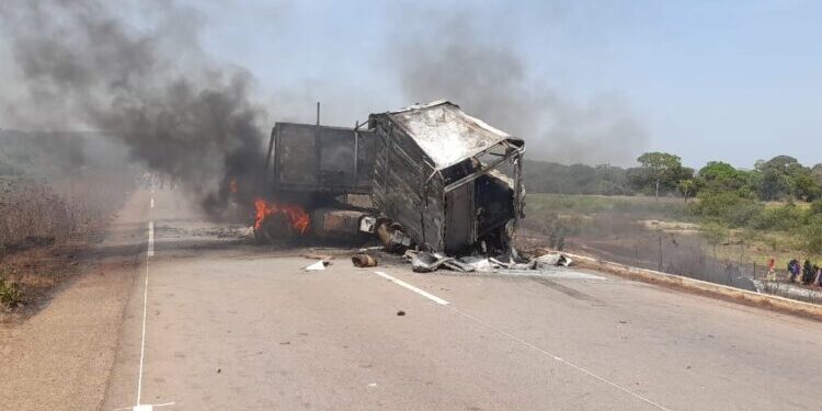 Axe Mamou-Dabola : un mort dans une collision entre un camion citerne et un camion-remorque