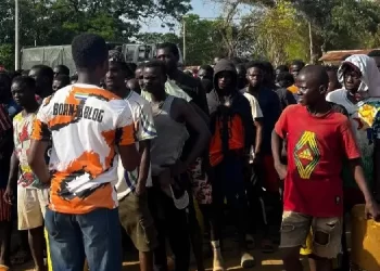 Opération à Boulbinet : près de 1 000 Sierra-Léonais en situation irrégulière rapatriés par les autorités guinéennes