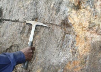 Graphite de Lola : Falcon Energy Materials attaque la Guinée pour « expropriation illégale » de son permis et reclame 100 millions de dollars