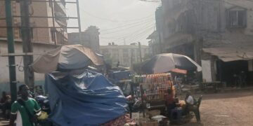 Lambangny : des vendeurs reprennent progressivement les abords de la route