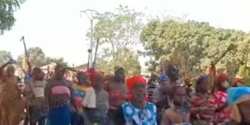 Kankan (Töron Banankö) : manifestation des femmes contre la transhumance