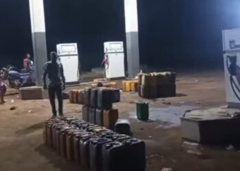 Trafic de carburant à Kourémalé : 182 bidons de gasoil saisis et 5 personnes interpellées lors d’une opération nocturne