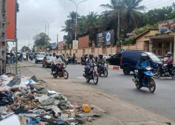 Incivisme à Conakry : l’Université Gamal Abdel Nasser forcée de cohabiter avec des ordures