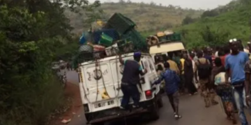 Kindia : un accident entre une voiture et deux camions fait 5 morts à Labota