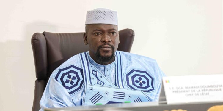 Médaille d’honneur du travail : des anciens responsables distingués pour leur contribution à Simandou ( Décret )