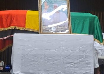 Hommage national : le dernier adieu de la Guinée à Mamadou Sylla au Palais du Peuple