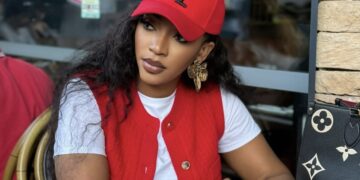 Bad buzz ou coup de blues ? : Djélykaba Bintou annonce son retrait de la scène musicale….