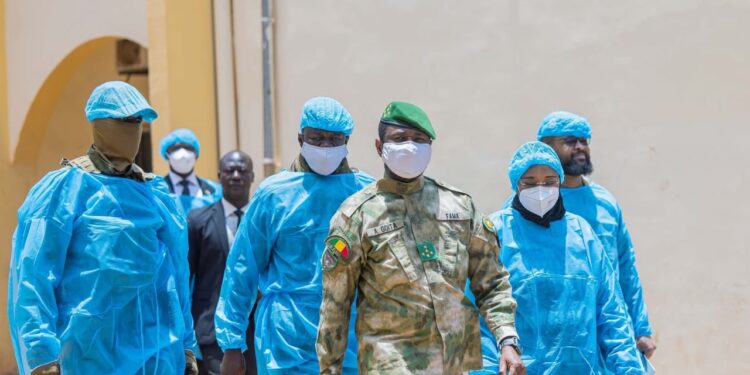 Mali : le président de la transition réapparaît 4 jours après les attaques djihadistes