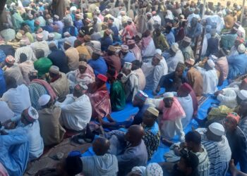 Mosquée Almamya (Mamou) : des fidèles réunis pour la prière funèbre d’Elhadj Guelguedji