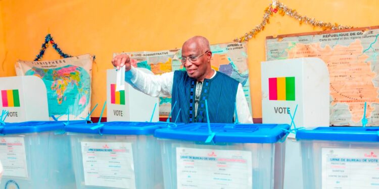 Double scrutin législatif et communal : le Premier ministre Bah Oury appelle à la mobilisation