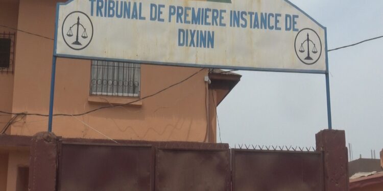 TPI de Dixinn : une notaire poursuit un démarcheur dans une affaire présumée d’escroquerie portant sur 420 millions GNF