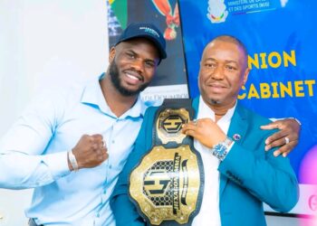 MMA : Bafodé Gassama présente sa ceinture de champion du monde aux autorités sportives guinéennes