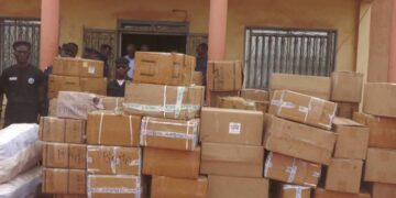 Kankan : la Douane saisit 171 cartons de produits pharmaceutiques, dont 169 prohibés