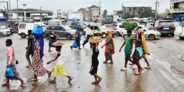 Carrefours, marchés, garages… la justice serre l’étau contre la mendicité des enfants à Conakry et Kankan