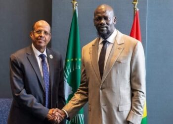Sommet Afrique–France : le président Mamadi Doumbouya échange avec le président de la Commission de l’Union africaine