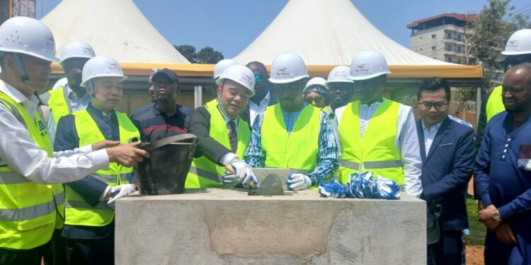 Plaza Platinium avance : pose de la première pierre des immeubles 8 et 9 à Kipé Centre Émetteur