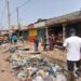 Le ministre Aboubacar Camara ferme les boutique du marché d’Enta pour cause d’insalubrité