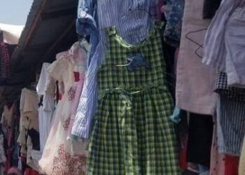 Prêt-à-porter, chaussures, bazins… les prix s’envolent avant la Tabaski à Conakry