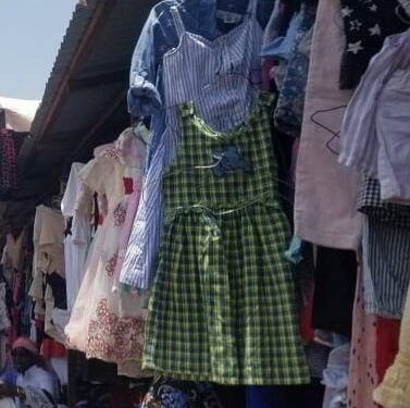Prêt-à-porter, chaussures, bazins… les prix s’envolent avant la Tabaski à Conakry