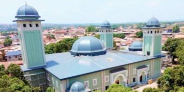 « C&rsquo;est la Guinée qui en sort renforcée….» : Dr Morissanda Kouyaté salue l&rsquo;inauguration des mosquées de Kankan et de Labé