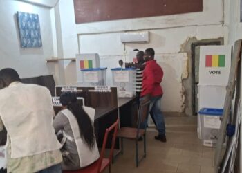 Élections législatives et communales : démarrage timide du vote dans la commune de Dixinn