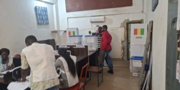 Élections législatives et communales : démarrage timide du vote dans la commune de Dixinn