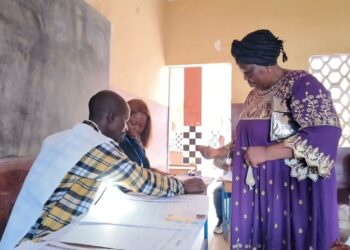 Élections législatives et communales : calme et faible affluence en debut de matinée à Sangoyah Mosquée