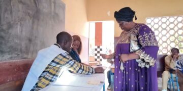 Élections législatives et communales : calme et faible affluence en debut de matinée à Sangoyah Mosquée