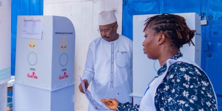Double scrutin : « j&rsquo;enjoins la DGE à organiser des élections transparentes », déclare Dr Ousmane Kaba