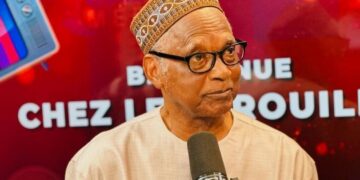 Hommage de l’ancien ministre de la Communication Issa Condé aux doyens Souleymane Diallo et Amirou Barry