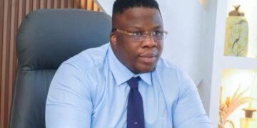 Côte d’Ivoire : l’influenceur Apoutchou condamné à trois ans de prison pour blanchiment de capitaux