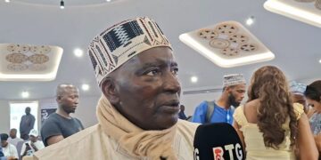 Nuisances sonores : l’ancien ministre Ibrahima Boiro poursuit en justice un gérant de chicha lounge et  réclame 150 millions de dommages 