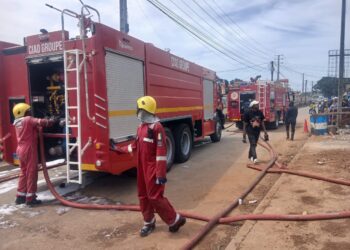 Tombo : un violent incendie ravage une concession, plusieurs familles sinistrées