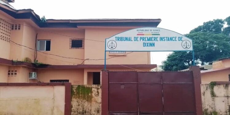 TPI de Dixinn : deux ans de prison requis contre une femme de ménage accusée de présumé vol de bijoux en or et de 3 000 dollars