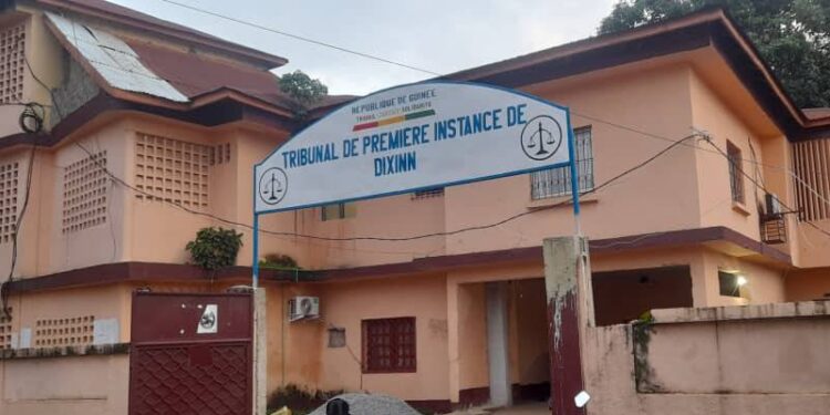 TPI de Dixinn : deux ans de prison requis contre une femme de ménage accusée de présumé vol de bijoux en or et de 3 000 dollars
