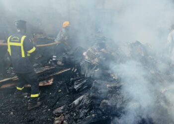 Incendie à Wanindara : deux ateliers de tapisserie réduits en cendres, des pertes estimées à 330 millions GNF